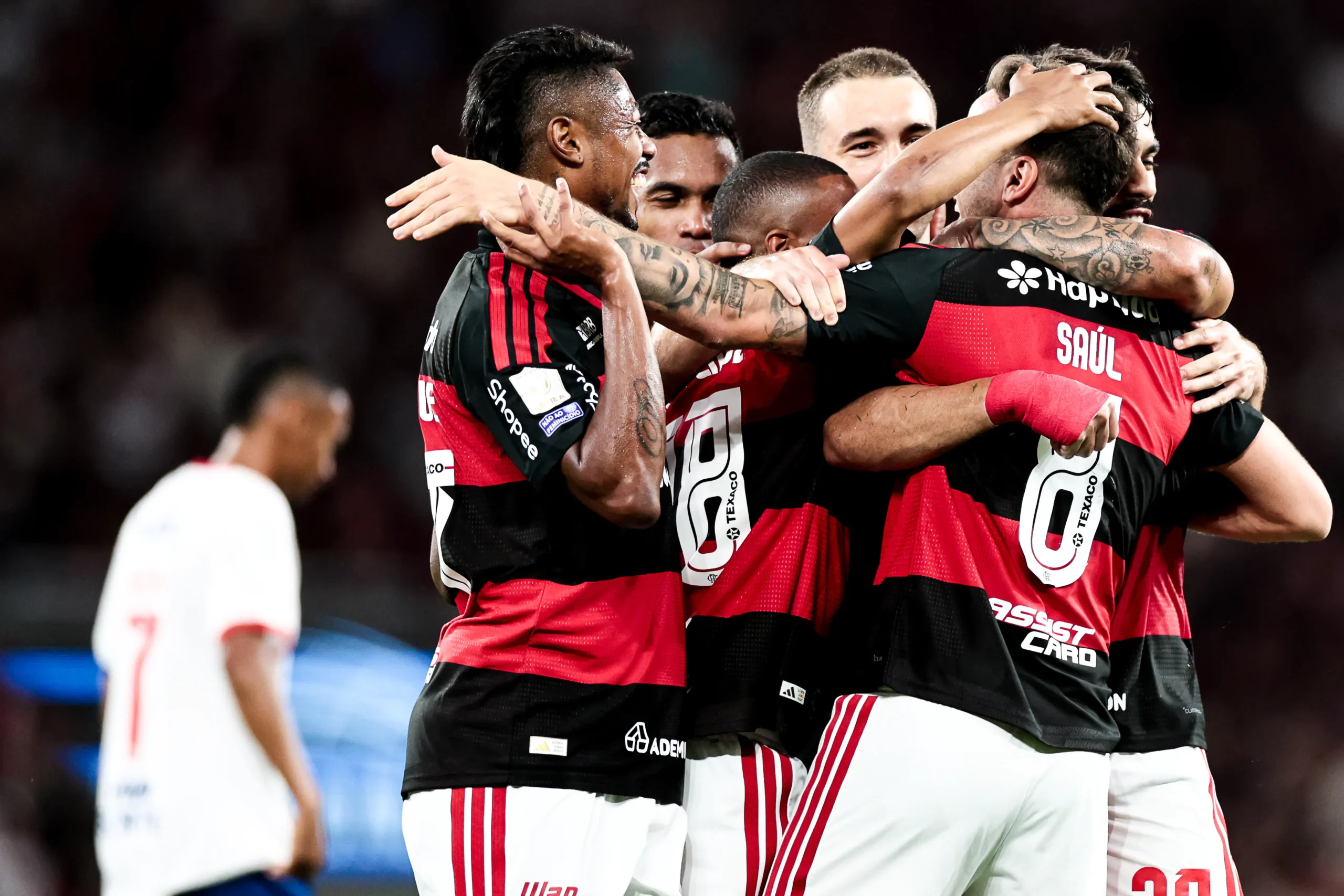 Flamengo lidera audiência no YouTube em julho: veja como o Rubro-Negro superou rivais e a impressionante ascensão do Santos na plataforma!