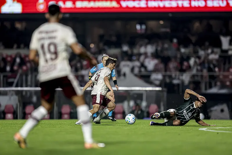 Atuações do São Paulo: Rafael vai mal, Pablo Maia marca golaço e desempenho coletivo preocupa em empate no Brasileirão