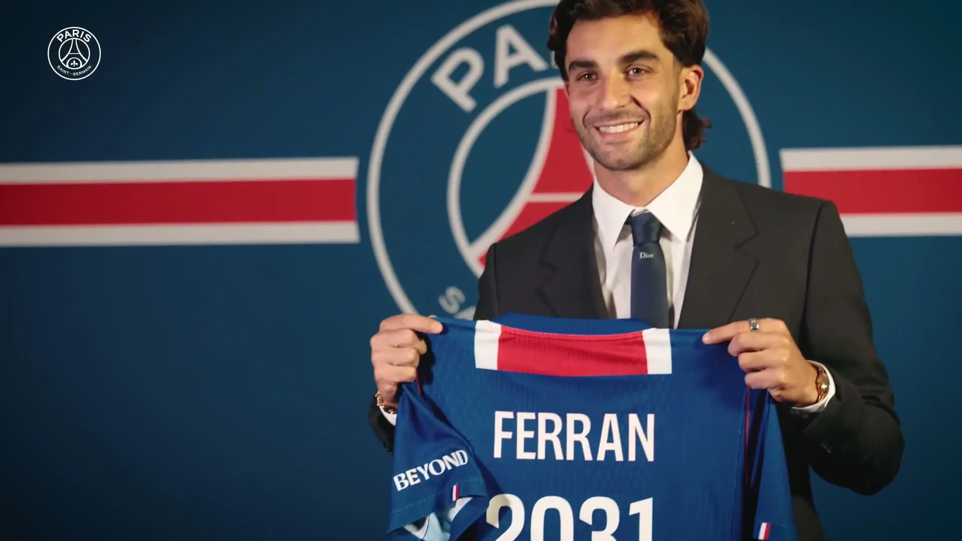 Exclusivo: Os Bastidores da Chegada de Ferran Torres ao PSG Após Conquistar a Copa do Mundo FIFA, Vindo do Barcelona