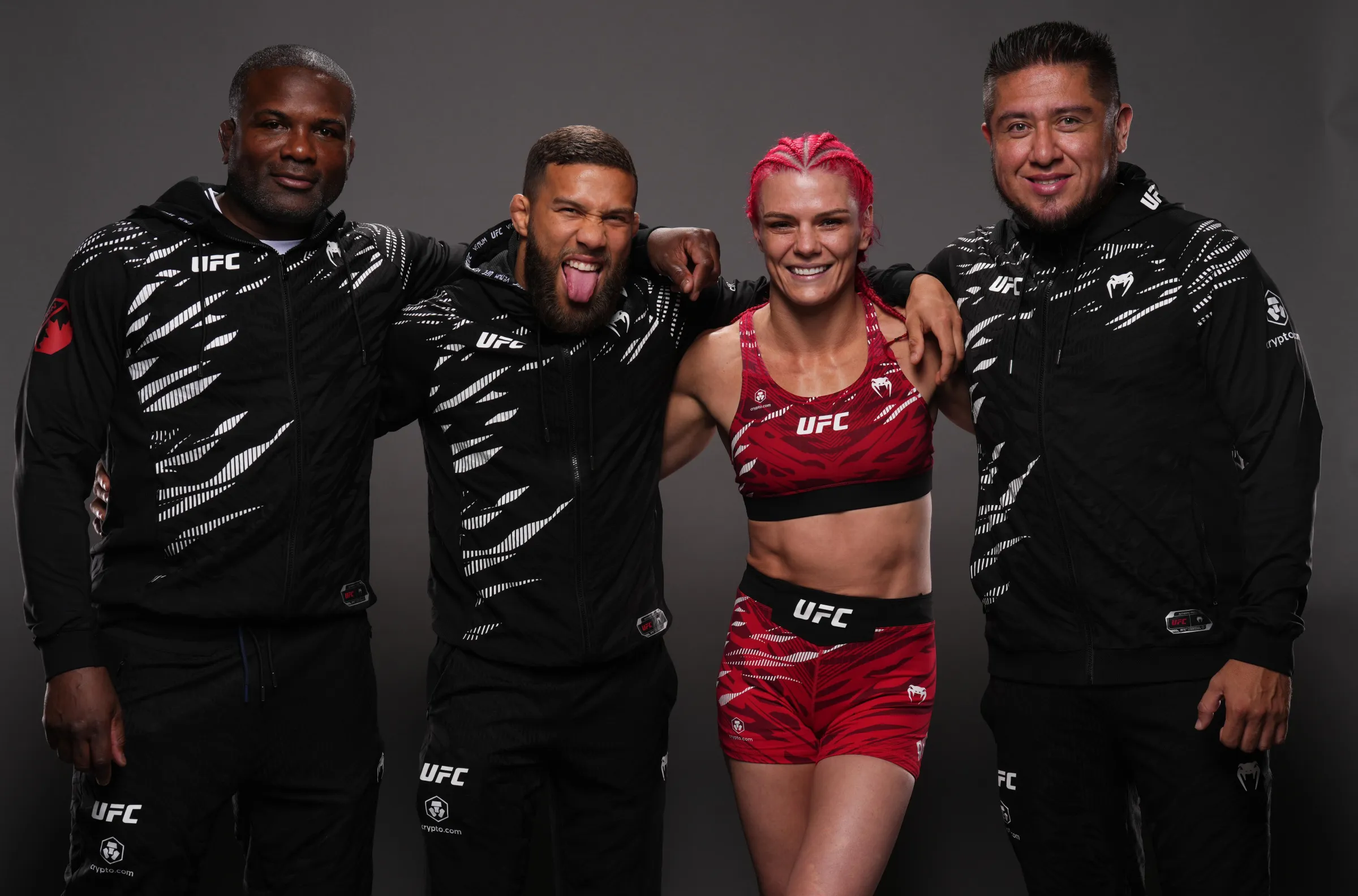 Sean Strickland detona Din Thomas em dura crítica após UFC 330, questionando postura do técnico sobre derrota de Gillian Robertson
