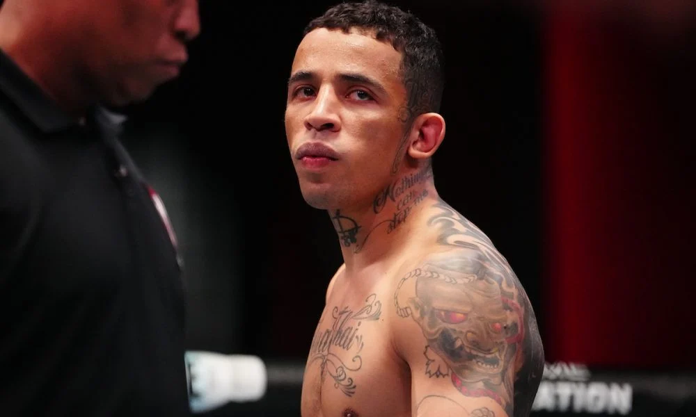 Carlos Prates Manda Recado Direto a Islam Makhachev Após UFC 330: “Vou Nocautear Você” e Trazer o Cinturão Meio-Médio Inédito ao Brasil