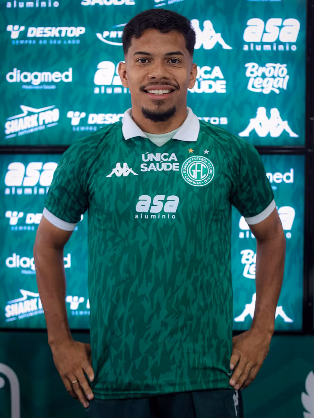 Rian, lateral-direito de 22 anos, libera saída antecipada do Guarani e acerta com o ABC para a próxima temporada, buscando mais oportunidades na posição