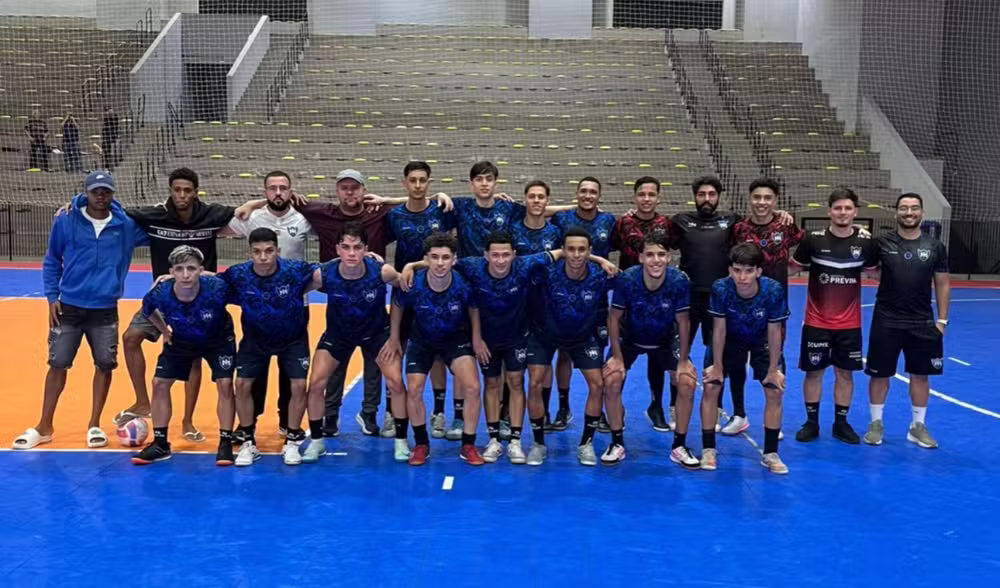Inter Mogi goleia São Bernardo por 9 a 3 e encerra primeira fase do Paulista de Futsal Sub-20 em 9º, com 29 pontos e campanha que define expectativa para o mata-mata