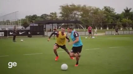 Treino do Corinthians no CT Joaquim Grava, Diniz ajusta tática em campo reduzido e acelera recuperação de Yuri Alberto e Gabriel Paulista para o jogo no Beira-Rio