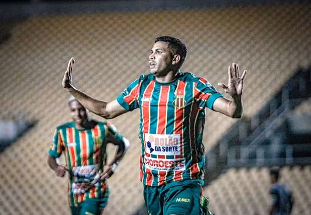 IAPE acerta com Roney, atacante ex-Sampaio, para 2027, reforço experiente para a temporada histórica com Série D, Copa do Nordeste e Copa do Brasil