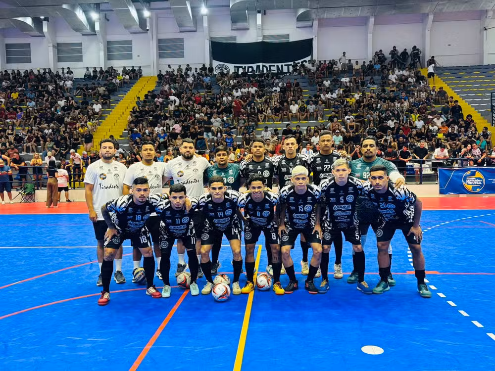 Copa Santarém de Futsal: resultados de quinta com 14 gols e a rodada tripla de sexta, horários, confrontos e o duelo Aparecida x Tiradentes na Arena Djalma Lima