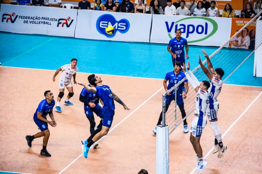 Vôlei São José visita Guarulhos na última rodada do Paulista, já classificado, decide sua colocação na semifinal após vitória que interrompeu a invencibilidade do Campinas