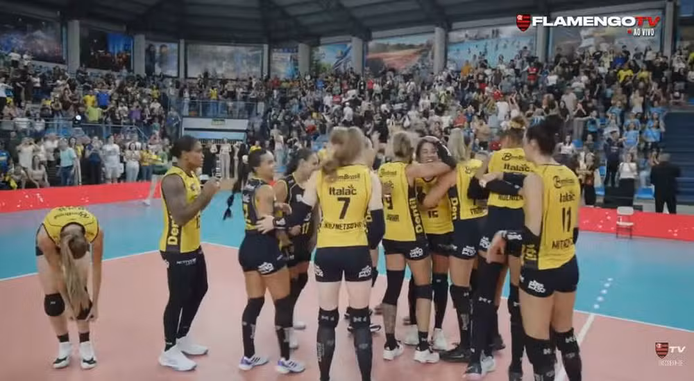 Praia Clube vence Sesc-Flamengo em amistoso de cinco sets, confirma preparo para a Superliga Feminina 2026/27 com triunfo por 3 a 2 em Campo Bom