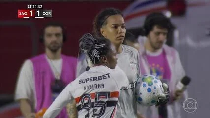 Cartola feminino: Carlinha brilha na final com defesa de pênalti e vira maior pontuadora, levando o São Paulo ao primeiro título brasileiro diante de 49 mil torcedores