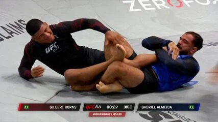 Cássia Moura e Renato Canuto vencem e conquistam cinturões do UFC BJJ