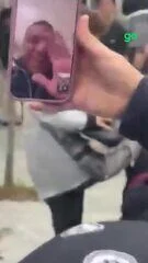 Mãe de Mbappé visita escola de São Paulo e faz chamada de vídeo com o craque