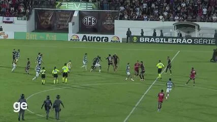Final da Série C entre Ferroviária e Maringá termina em briga generalizada; VÍDEO