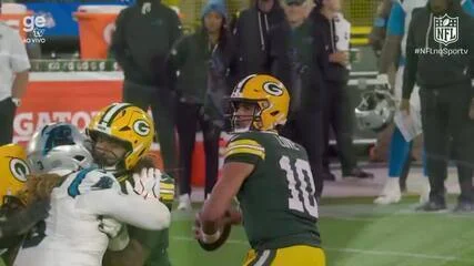 Watson vai ao hospital, volta a campo e ajuda Packers a vencerem na NFL